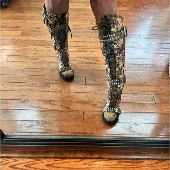Jeffrey Campbell size 6.5 limited edition lilliath fair tapestry punk Boots - Picture 4 of 7